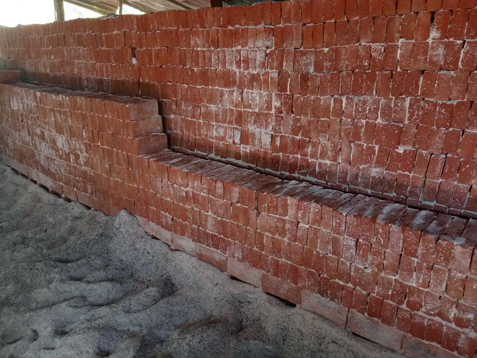 Bricks – ඇඹිලිපිටිය ගඩොල්