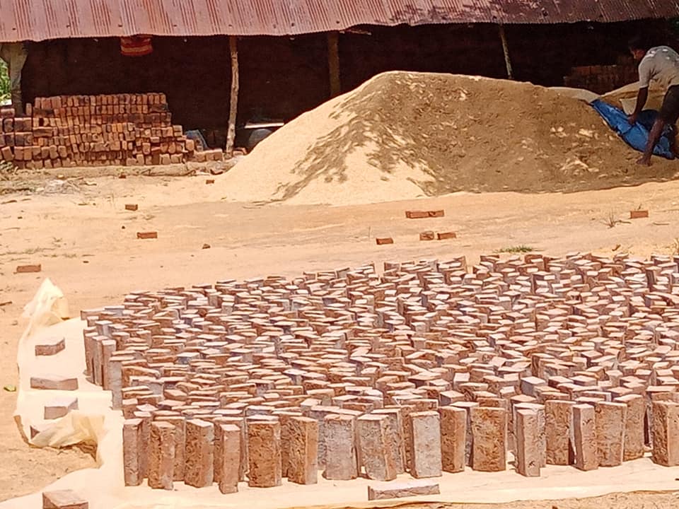 Bricks – ඇඹිලිපිටිය ගඩොල්