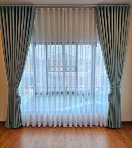 WR Mart Curtain