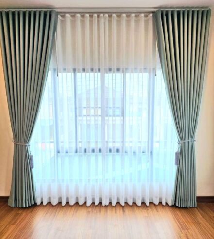 WR Mart Curtain