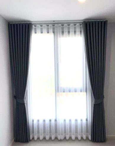 WR Mart Curtain