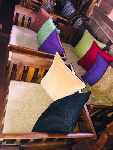 Trendy Home Furniture – ලී බඩු