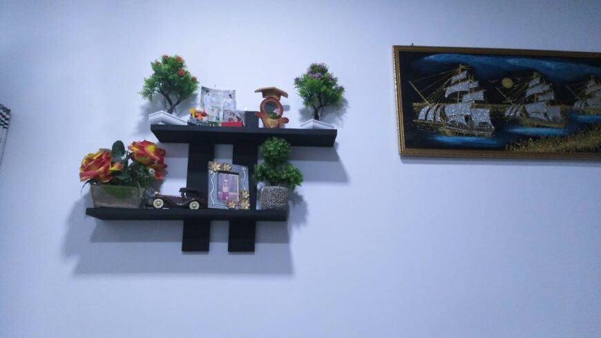 Trendy Home Furniture – ලී බඩු