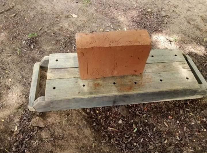 Thilakarathna Bricks – රතු ගඩොල්