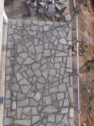 DEDUNU NATURAL STONE – ස්වාභාවික ගල් පතුරු