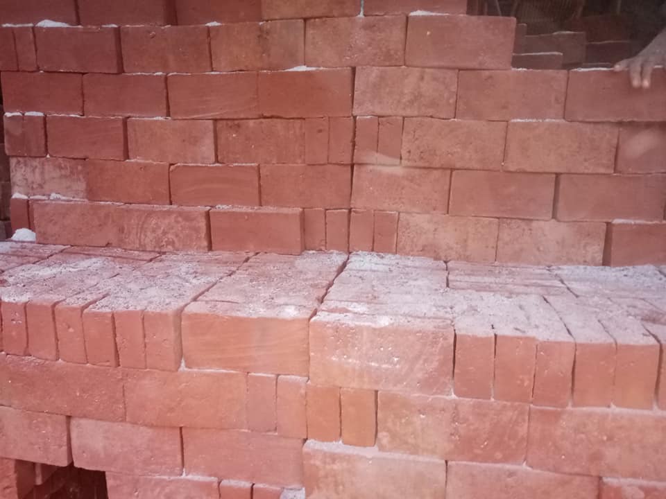 Bricks – ඇඹිලිපිටිය ගඩොල්