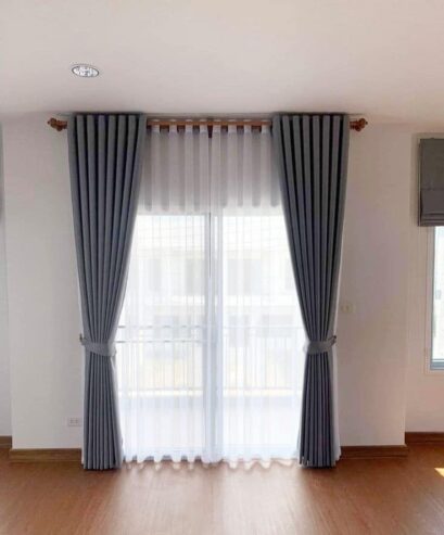 WR Mart Curtain