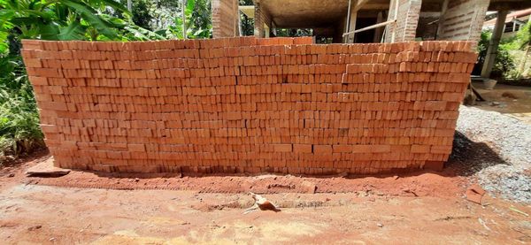 Bricks – ගඩොල්