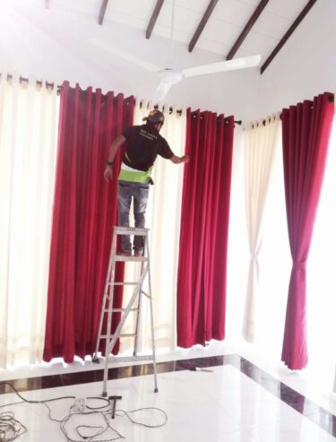 WR Mart Curtain